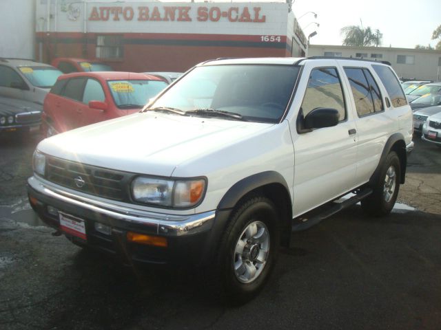 Nissan Pathfinder 1999 photo 3