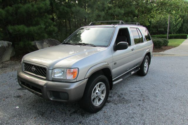 Nissan Pathfinder 1999 photo 1