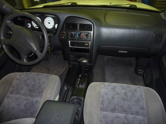 Nissan Pathfinder 2000 photo 1