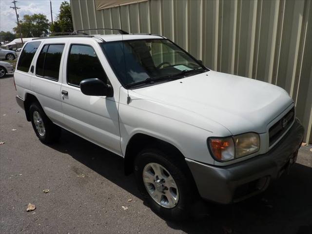 Nissan Pathfinder 2000 photo 4