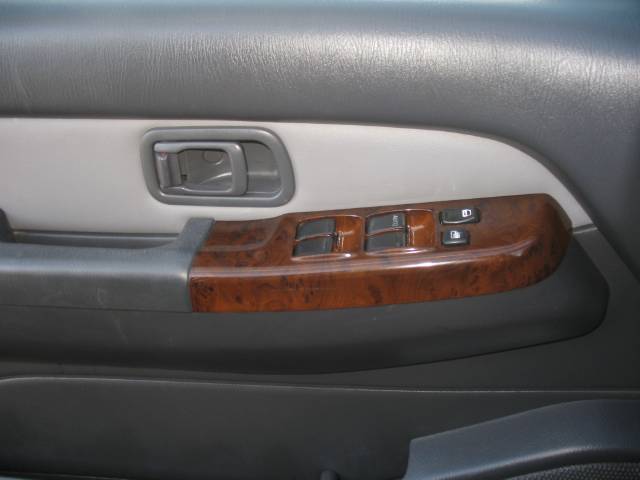 Nissan Pathfinder 2000 photo 3