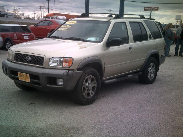 Nissan Pathfinder 2000 photo 3