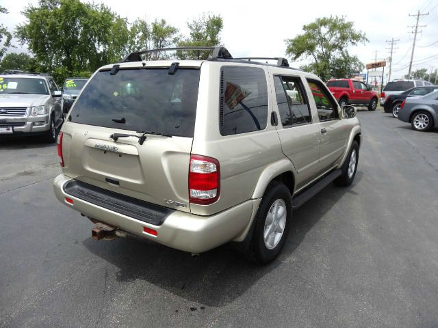 Nissan Pathfinder 2001 photo 2