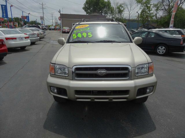 Nissan Pathfinder 2001 photo 3