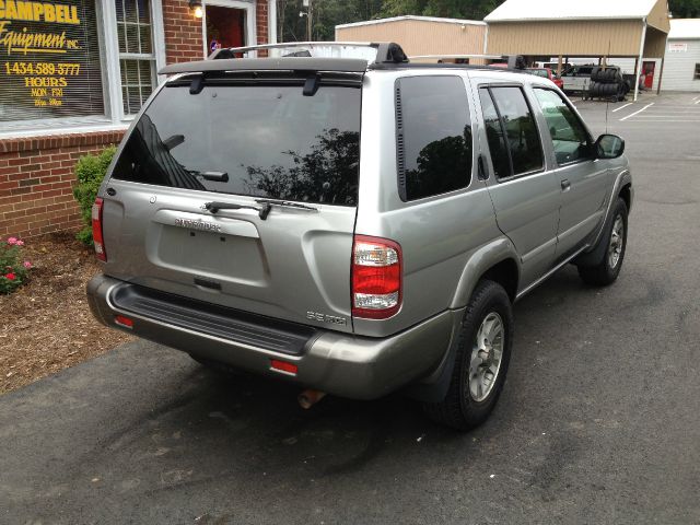 Nissan Pathfinder 2001 photo 1