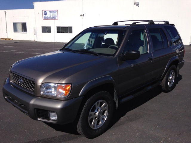 Nissan Pathfinder 2001 photo 1