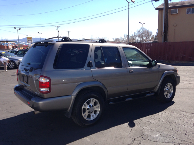 Nissan Pathfinder 2001 photo 2