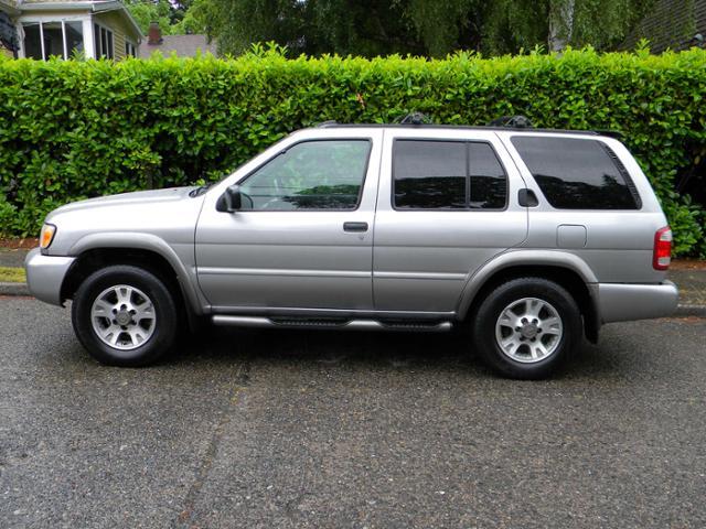 Nissan Pathfinder 2001 photo 2
