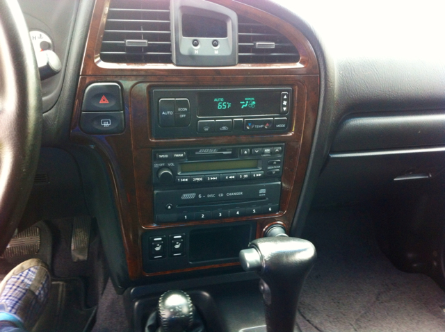 Nissan Pathfinder 2001 photo 2
