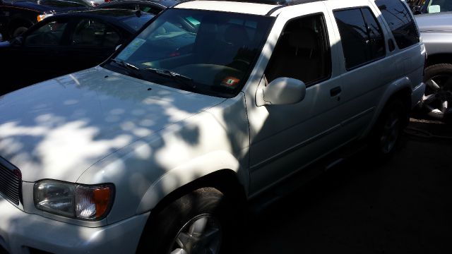 Nissan Pathfinder 2001 photo 3