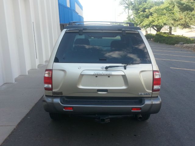Nissan Pathfinder 2001 photo 4