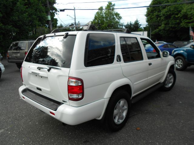 Nissan Pathfinder 2001 photo 2
