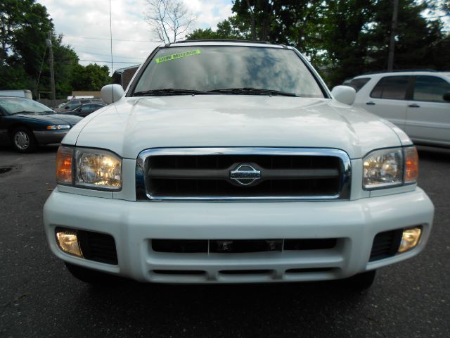 Nissan Pathfinder 2001 photo 3