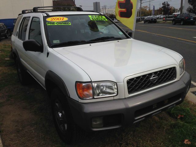 Nissan Pathfinder 2001 photo 4