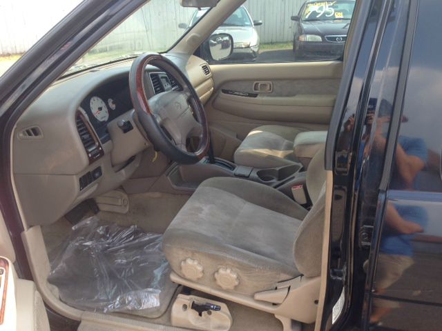 Nissan Pathfinder 2001 photo 1