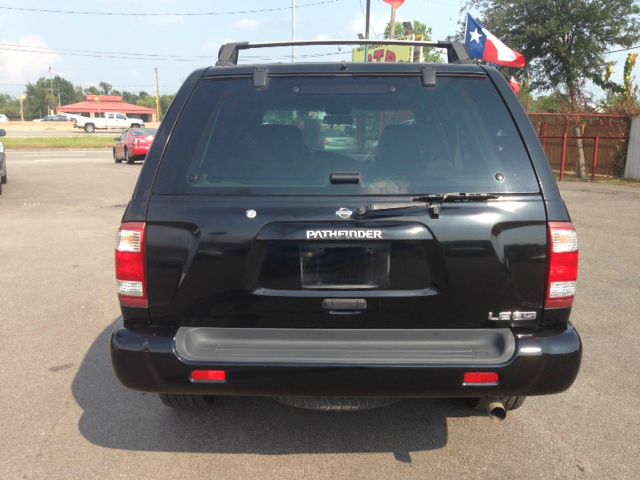 Nissan Pathfinder 2001 photo 2
