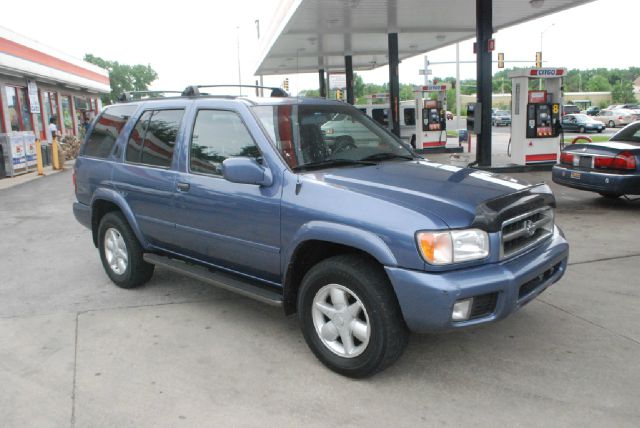 Nissan Pathfinder 2001 photo 18