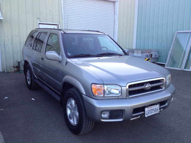 Nissan Pathfinder 2001 photo 1