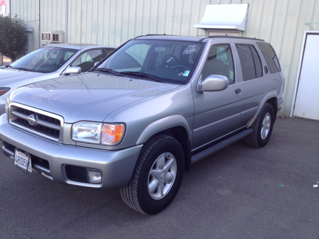 Nissan Pathfinder 2001 photo 3