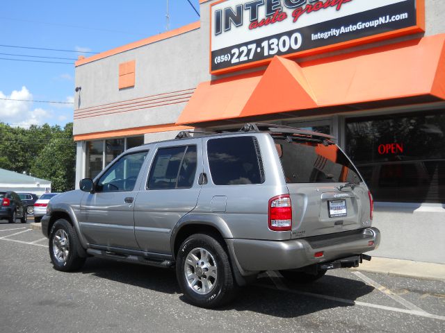 Nissan Pathfinder 2001 photo 2