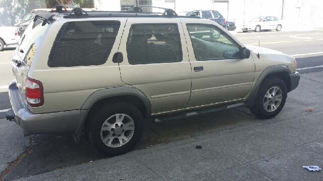 Nissan Pathfinder 2001 photo 4