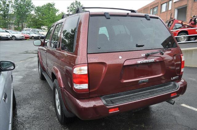 Nissan Pathfinder 2001 photo 3