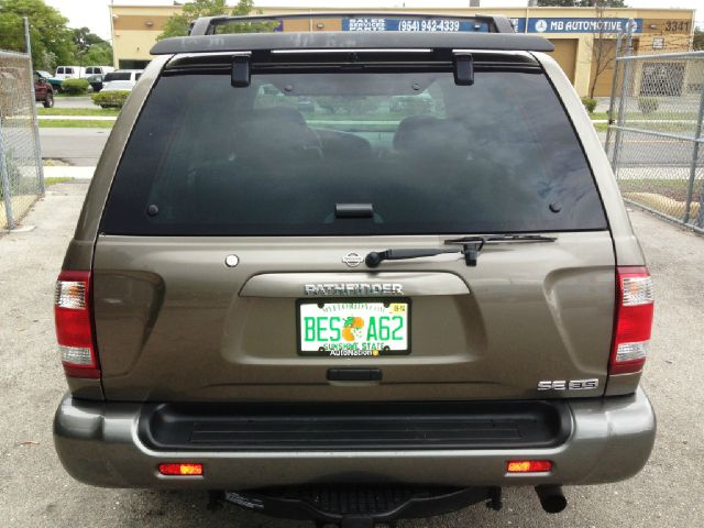 Nissan Pathfinder 2001 photo 1