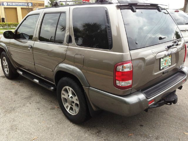 Nissan Pathfinder 2001 photo 2