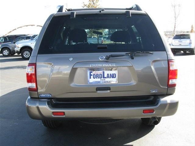Nissan Pathfinder 2002 photo 2