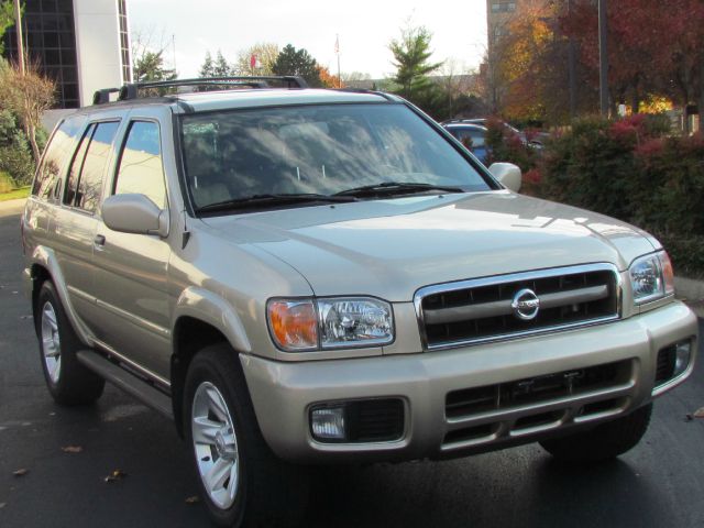 Nissan Pathfinder 2002 photo 1