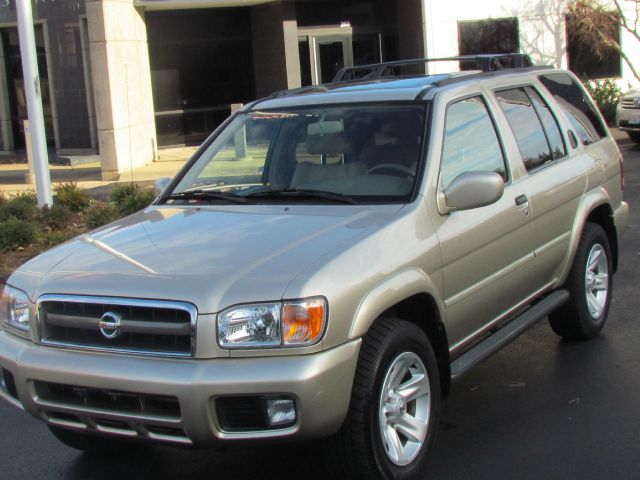 Nissan Pathfinder 2002 photo 2