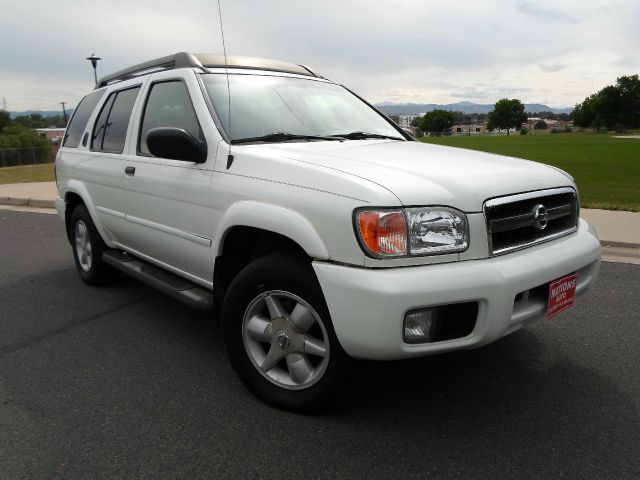 Nissan Pathfinder 2002 photo 2