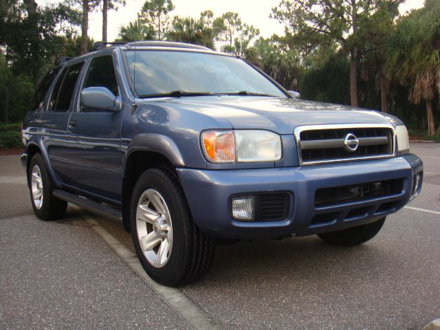 Nissan Pathfinder 2002 photo 1