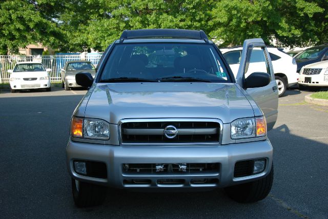 Nissan Pathfinder 2002 photo 2