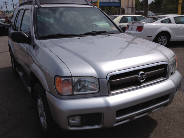 Nissan Pathfinder 2002 photo 1