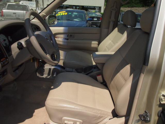 Nissan Pathfinder 2002 photo 1