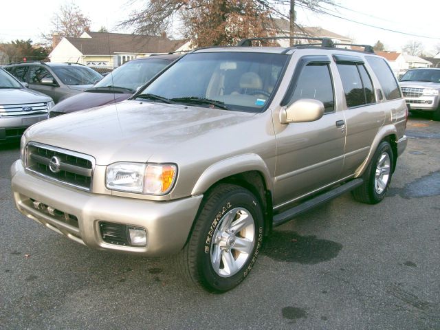 Nissan Pathfinder 2002 photo 2