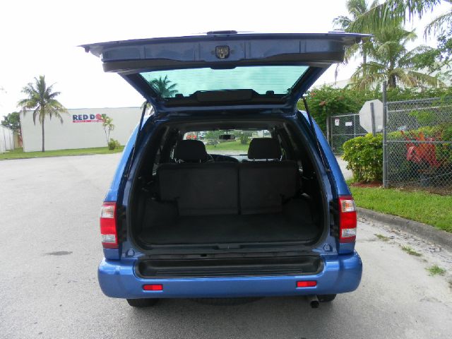 Nissan Pathfinder 2002 photo 1