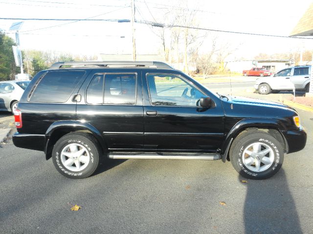 Nissan Pathfinder 2002 photo 1