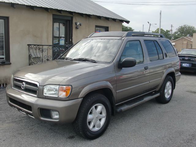 Nissan Pathfinder 2002 photo 2