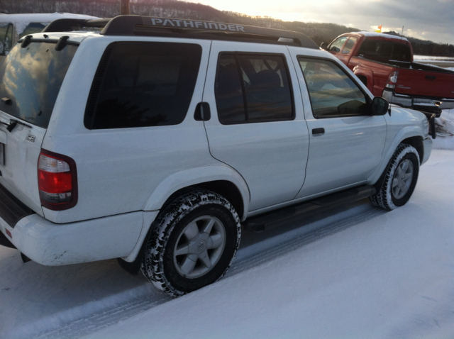 Nissan Pathfinder 2002 photo 3