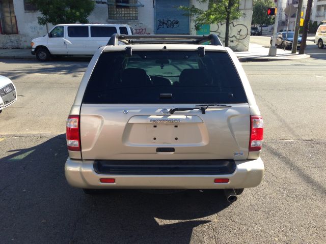 Nissan Pathfinder 2003 photo 1