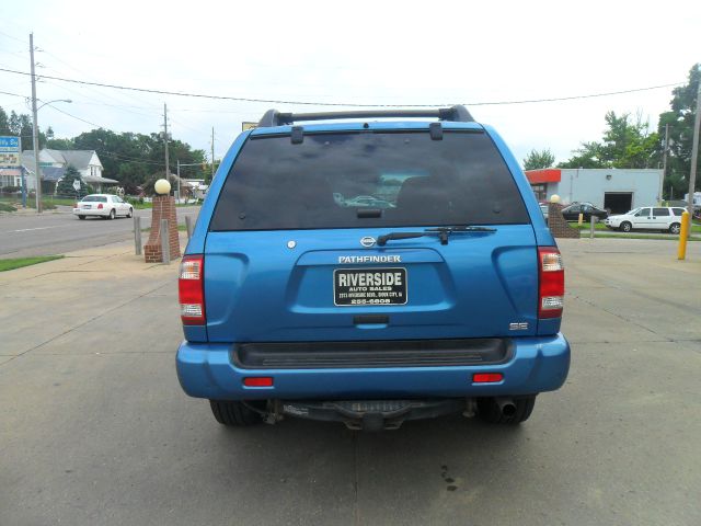 Nissan Pathfinder 2003 photo 2