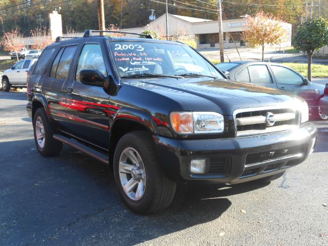 Nissan Pathfinder 2003 photo 2