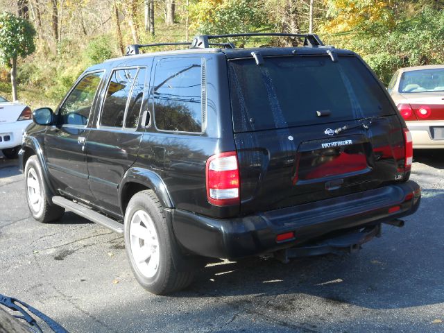 Nissan Pathfinder 2003 photo 4