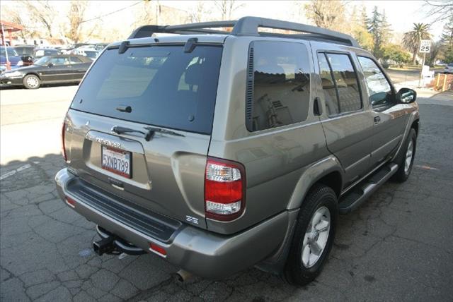 Nissan Pathfinder 2003 photo 1