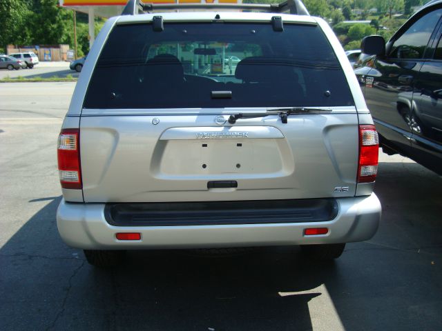 Nissan Pathfinder 2003 photo 1