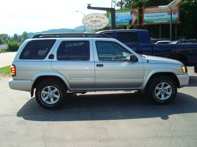 Nissan Pathfinder 2003 photo 3