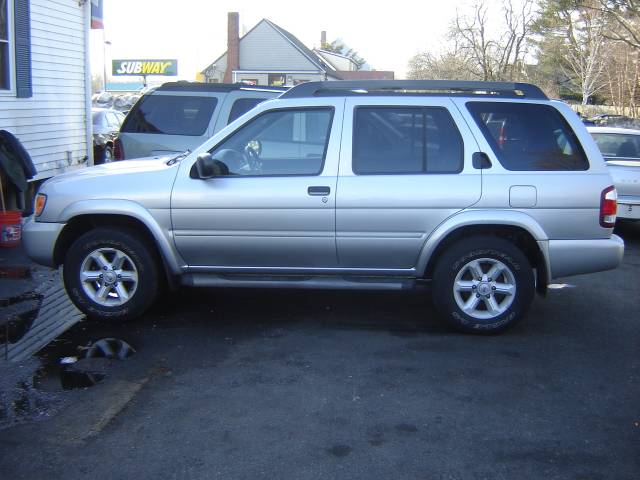 Nissan Pathfinder 2003 photo 1