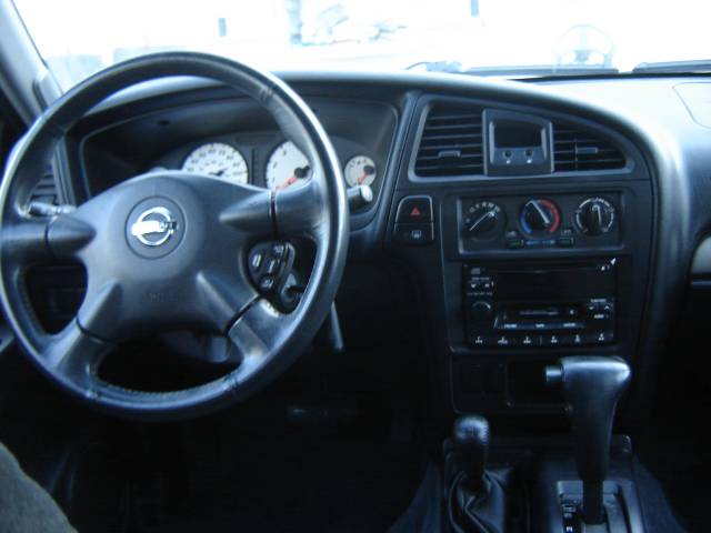 Nissan Pathfinder 2003 photo 2